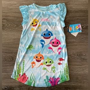 Baby shark nightgown 5t